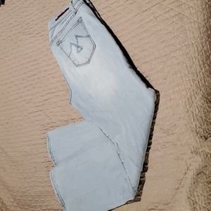 Size 13 Vigoss lightwash Jean juniors